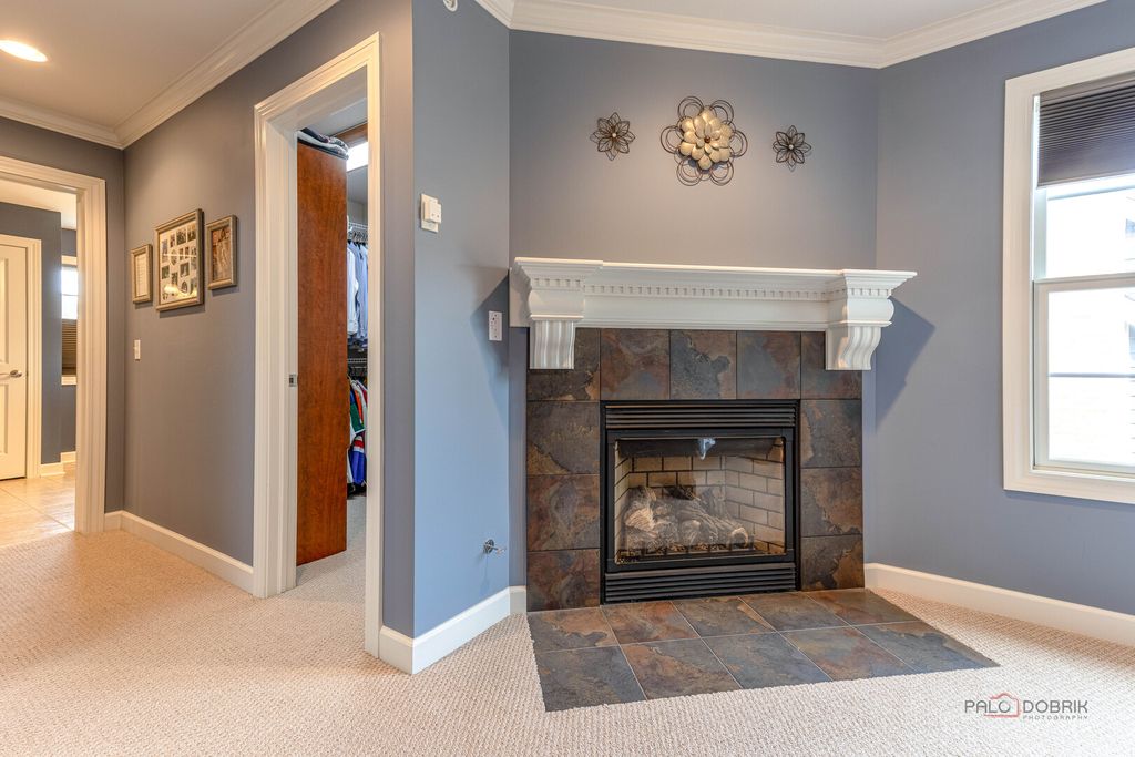 Image 24 of property listing at 231 Cater Lane, Libertyville, IL 60048