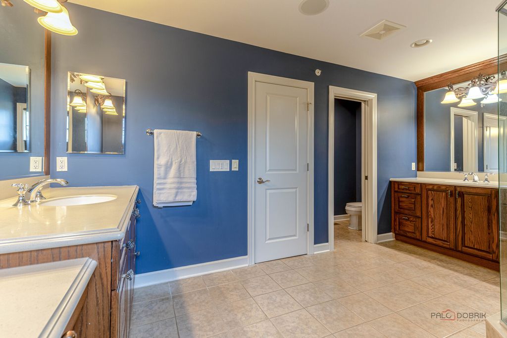 Image 26 of property listing at 231 Cater Lane, Libertyville, IL 60048