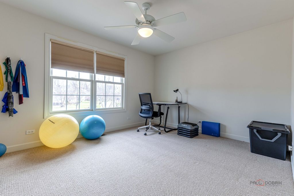 Image 33 of property listing at 231 Cater Lane, Libertyville, IL 60048
