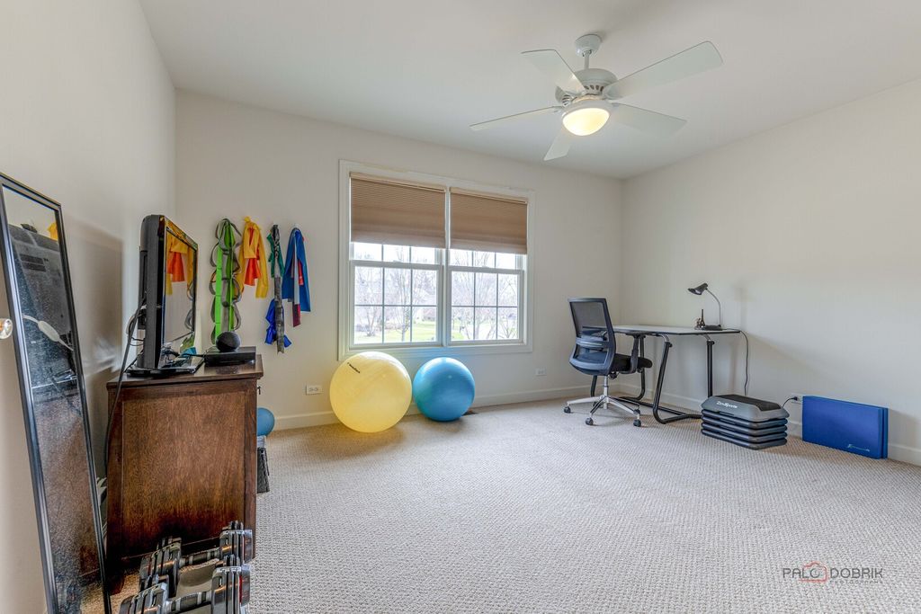 Image 34 of property listing at 231 Cater Lane, Libertyville, IL 60048