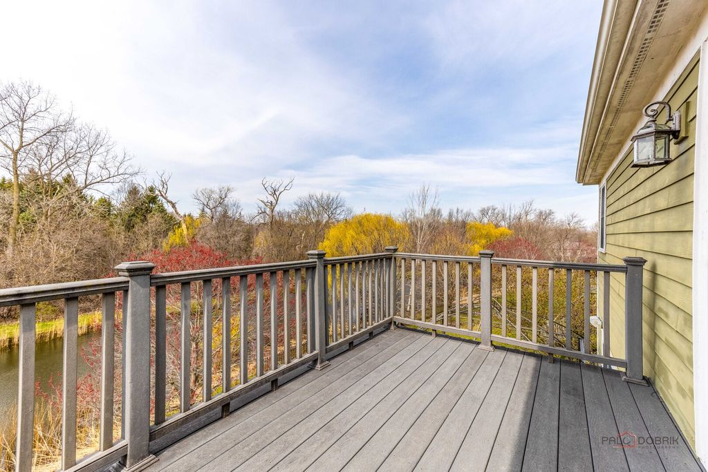 Image 39 of property listing at 231 Cater Lane, Libertyville, IL 60048