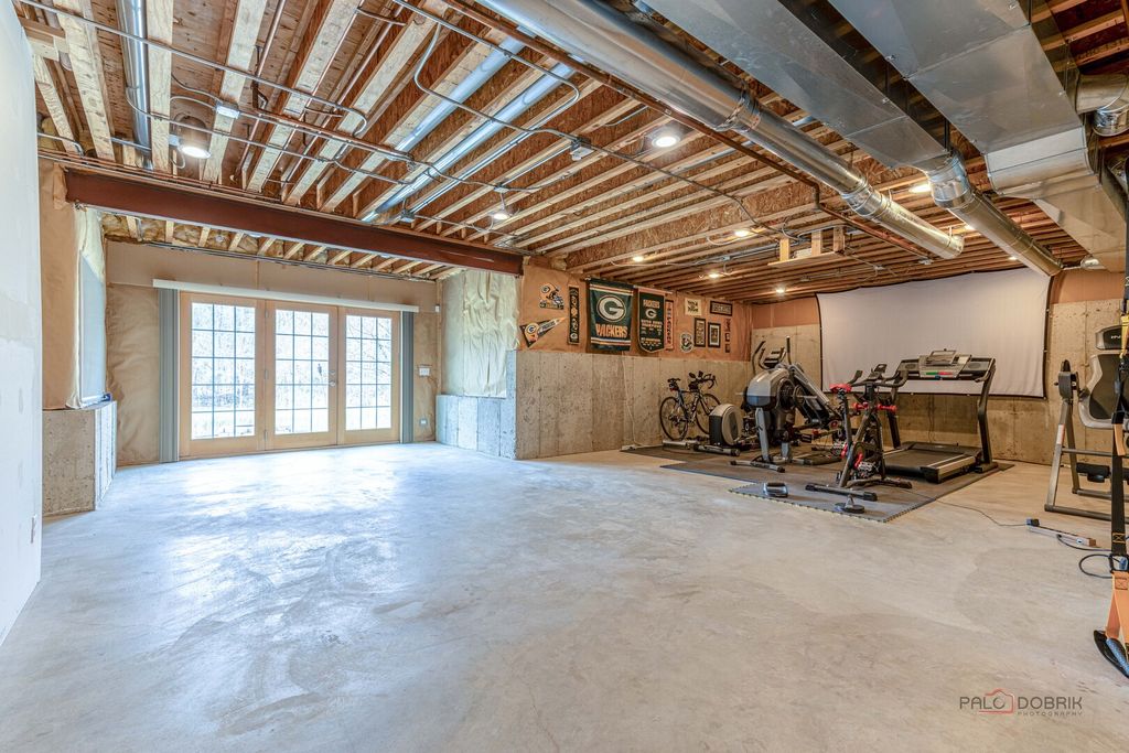 Image 40 of property listing at 231 Cater Lane, Libertyville, IL 60048