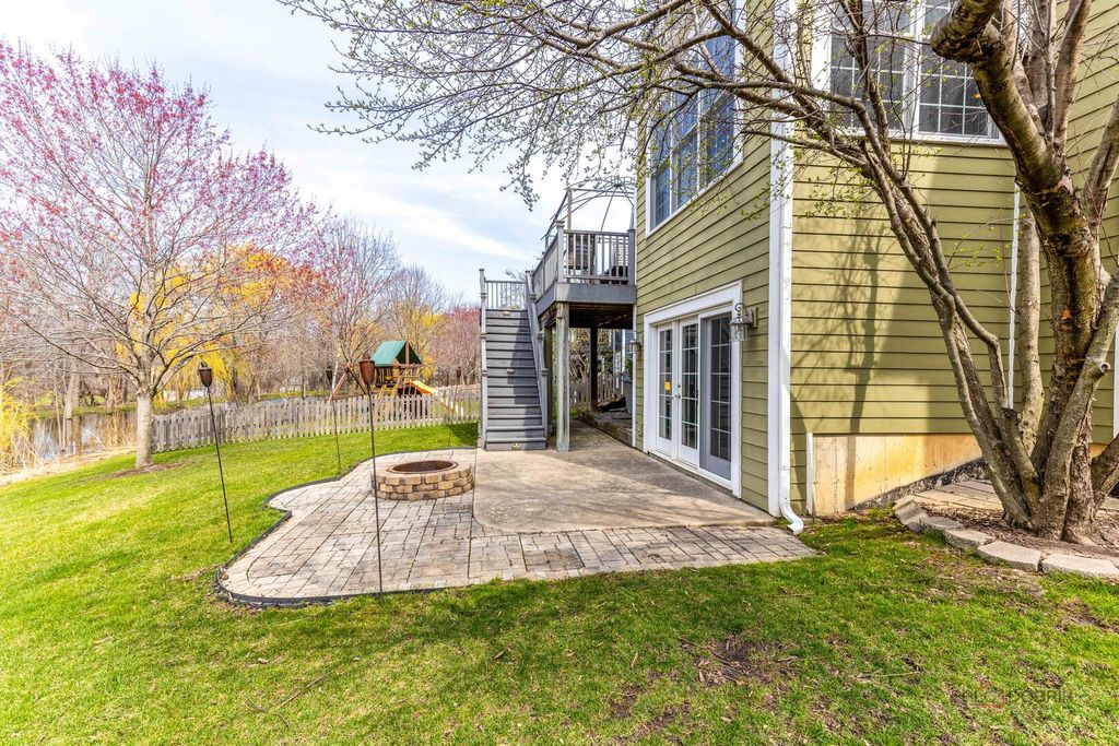 Image 47 of property listing at 231 Cater Lane, Libertyville, IL 60048