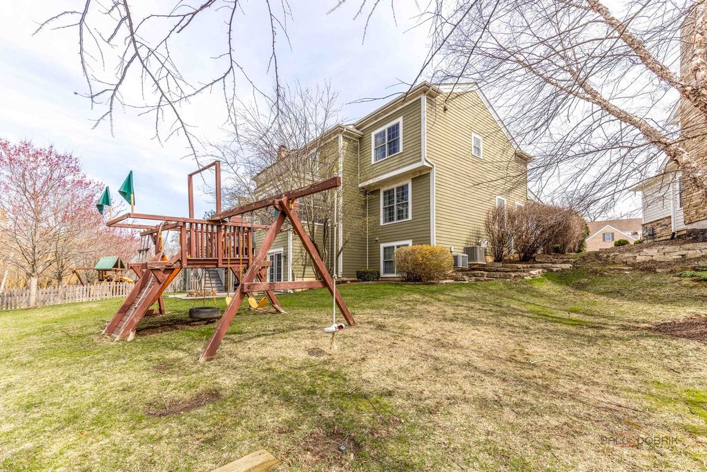 Image 48 of property listing at 231 Cater Lane, Libertyville, IL 60048