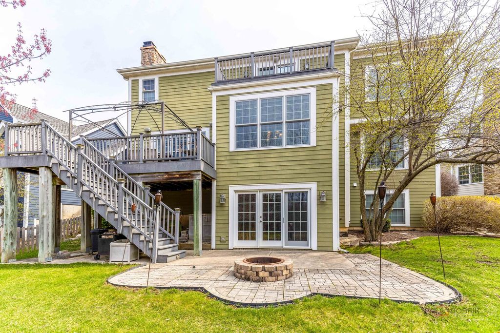 Image 49 of property listing at 231 Cater Lane, Libertyville, IL 60048