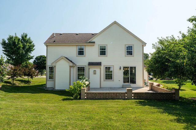 1981 Foxcroft LANE, Waukesha, WI 53189