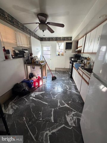 2441 S HUTCHINSON ST, Philadelphia, PA 19148