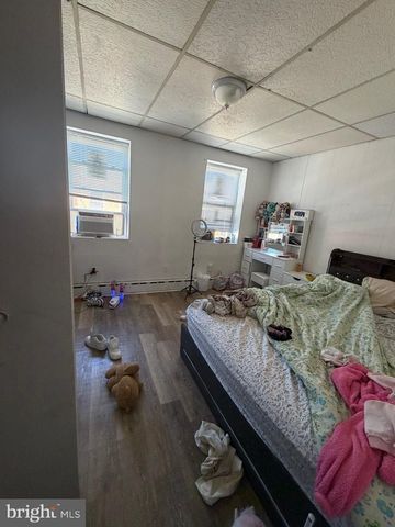 2441 S HUTCHINSON ST, Philadelphia, PA 19148