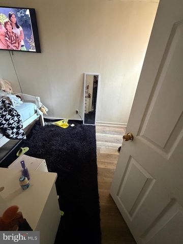 2441 S HUTCHINSON ST, Philadelphia, PA 19148