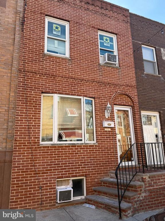 2441 S HUTCHINSON ST, Philadelphia, PA 19148