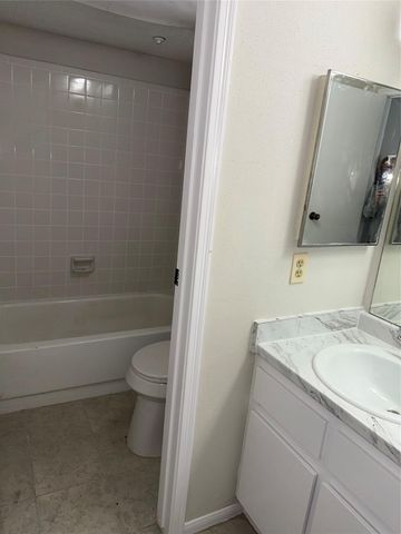 2120 El Paseo Street 3308, Houston, TX 77054