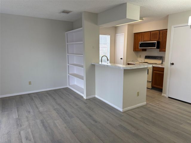 2120 El Paseo Street 3308, Houston, TX 77054