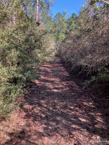 2462 Ten Mile Rd, Pace, FL 32571