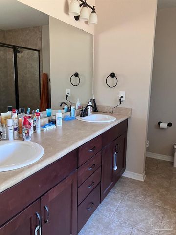 2462 Ten Mile Rd, Pace, FL 32571