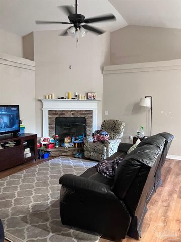 2462 Ten Mile Rd, Pace, FL 32571