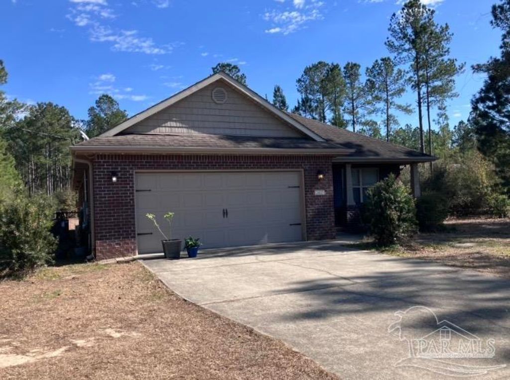 2462 Ten Mile Rd, Pace, FL 32571