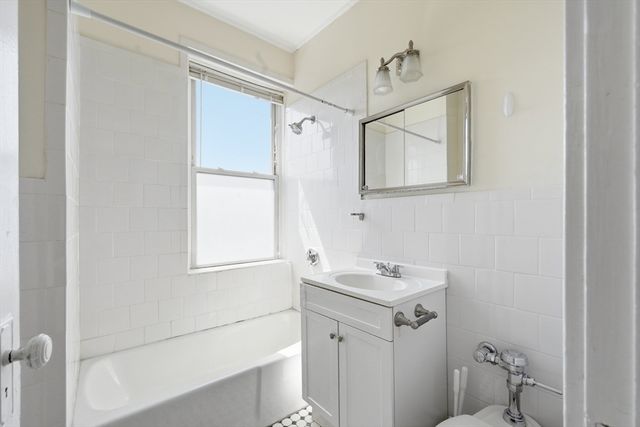 131 Park Drive 44, Boston, MA 02215