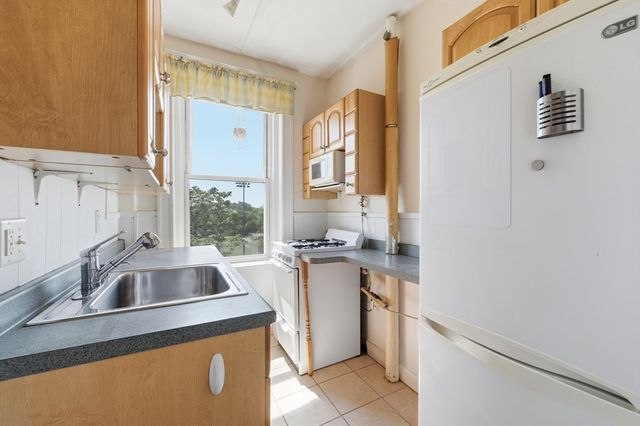131 Park Drive 44, Boston, MA 02215
