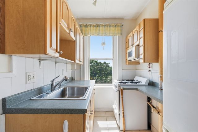 131 Park Drive 44, Boston, MA 02215