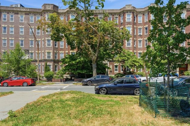 131 Park Drive 44, Boston, MA 02215