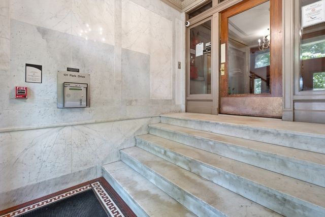 131 Park Drive 44, Boston, MA 02215