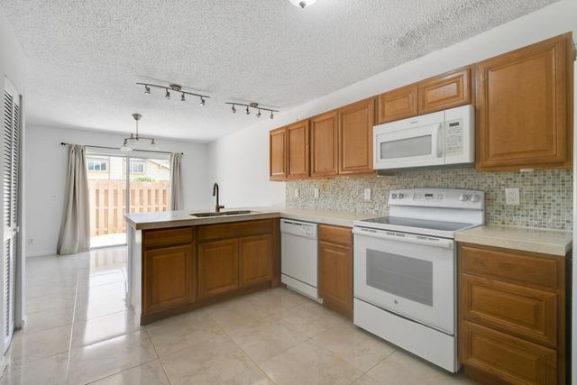 324 MAPLECREST Circle, Jupiter, FL 33458