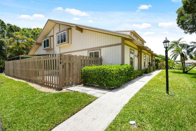 324 MAPLECREST Circle, Jupiter, FL 33458