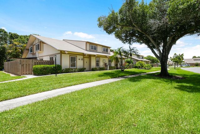 324 MAPLECREST Circle, Jupiter, FL 33458