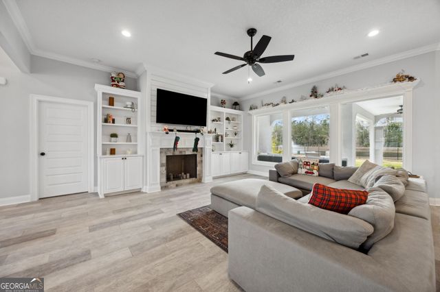 102 Riley Hunter Drive, Kingsland, GA 31548