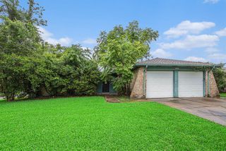 5234 Abercreek Avenue, Friendswood, TX 77546