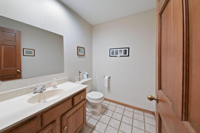 523 Knollwood Drive, Hudson, WI 54016