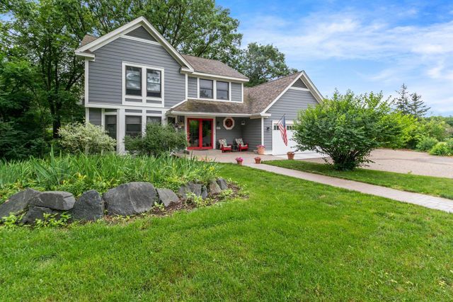 523 Knollwood Drive, Hudson, WI 54016