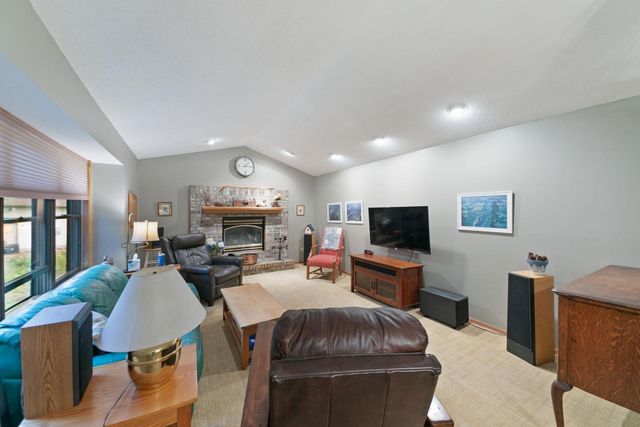 523 Knollwood Drive, Hudson, WI 54016