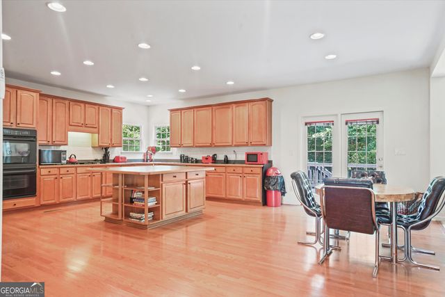 3688 Eagles Beek Circle, Lithonia, GA 30038