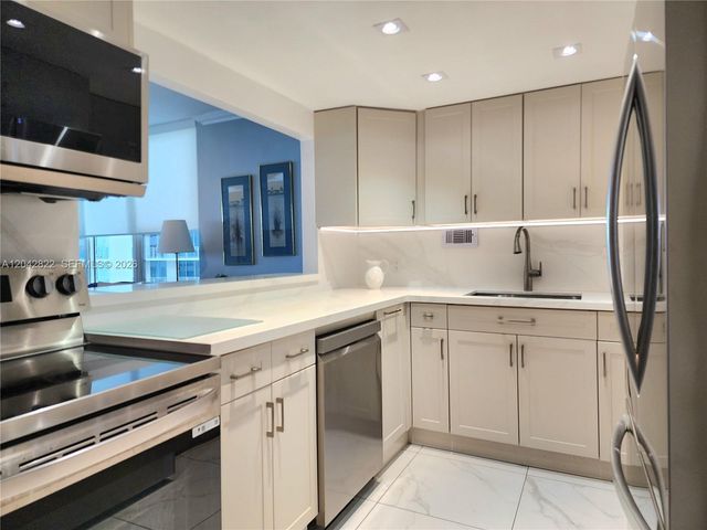 3505 S Ocean Drive 821, Hollywood, FL 33019