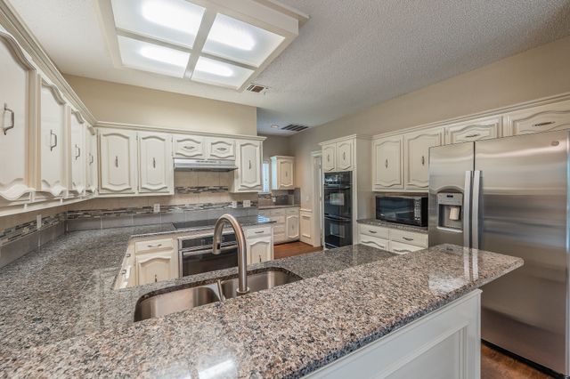 2002 Diamond Oaks Drive, Garland, TX 75044