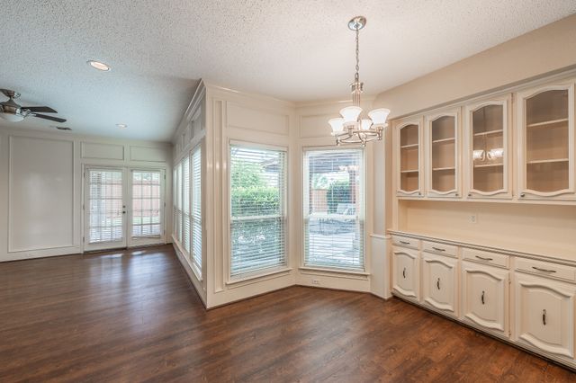 2002 Diamond Oaks Drive, Garland, TX 75044