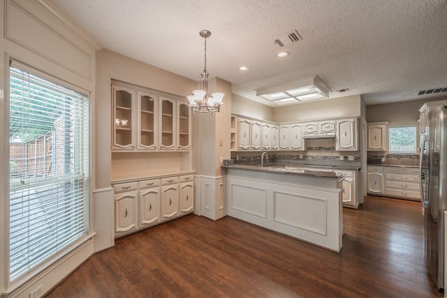 2002 Diamond Oaks Drive, Garland, TX 75044