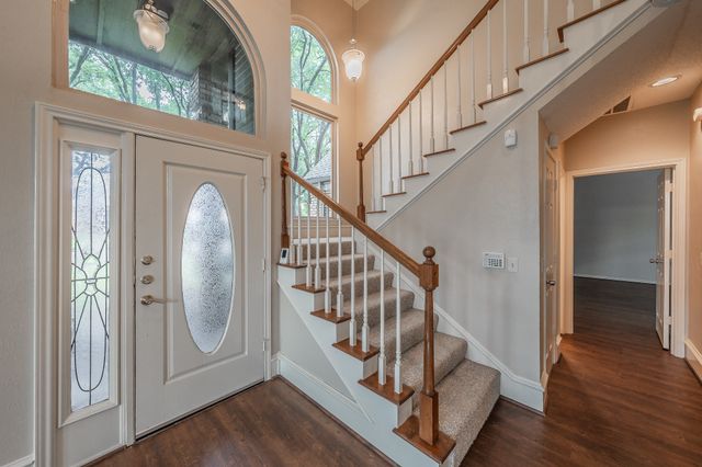 2002 Diamond Oaks Drive, Garland, TX 75044