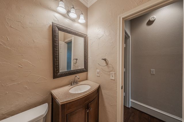 2002 Diamond Oaks Drive, Garland, TX 75044