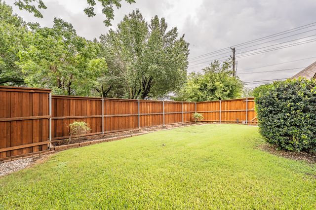 2002 Diamond Oaks Drive, Garland, TX 75044