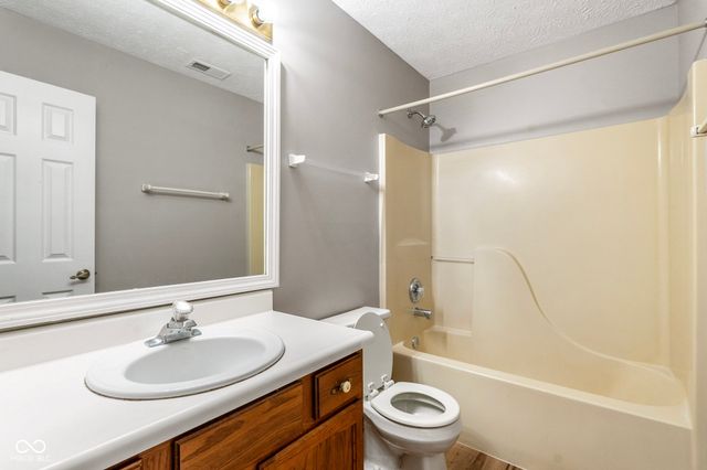1015 Crimson King Parkway, Mooresville, IN 46158