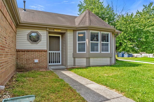 1015 Crimson King Parkway, Mooresville, IN 46158