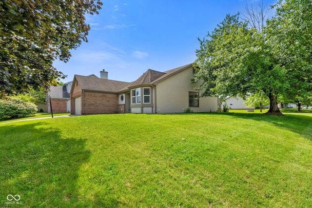 1015 Crimson King Parkway, Mooresville, IN 46158