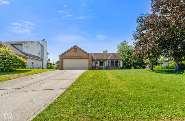 1015 Crimson King Parkway, Mooresville, IN 46158