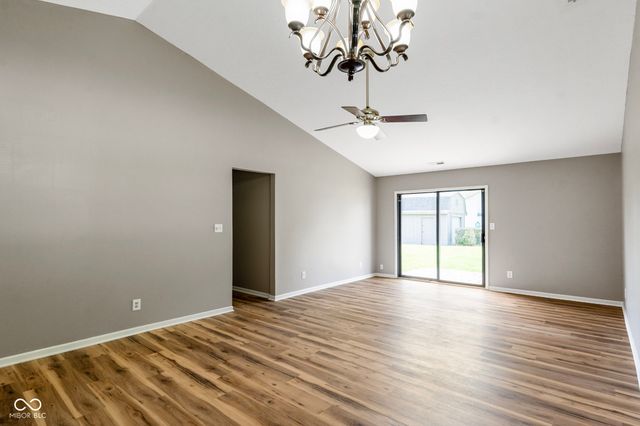 1015 Crimson King Parkway, Mooresville, IN 46158