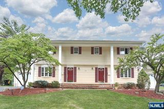29 Millar Court, Paramus, NJ 07652