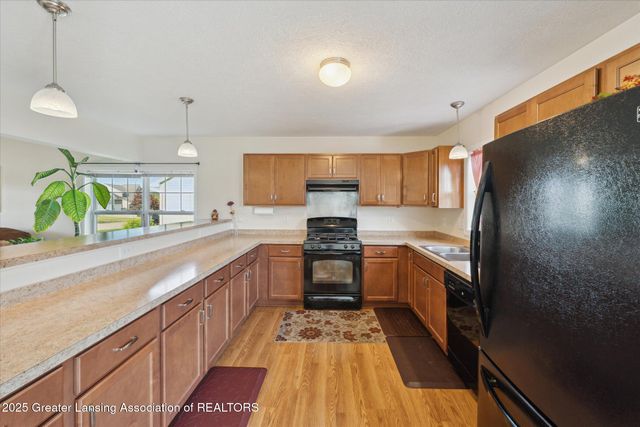 8687 Yellowstone Lane, Lansing, MI 48917