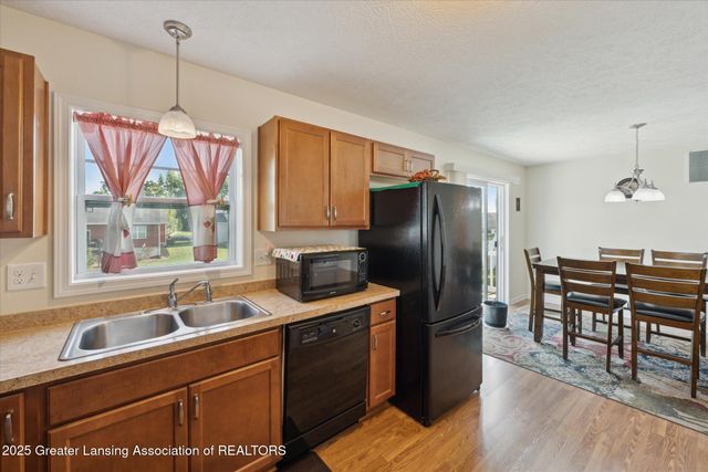 8687 Yellowstone Lane, Lansing, MI 48917