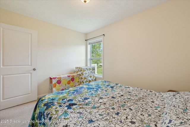 8687 Yellowstone Lane, Lansing, MI 48917